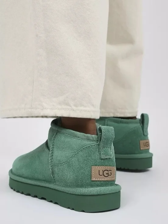 🆕️🎿Ugg Ultra Mini Boots, Emerald Green - Sz 8 - Picture 1 of 11